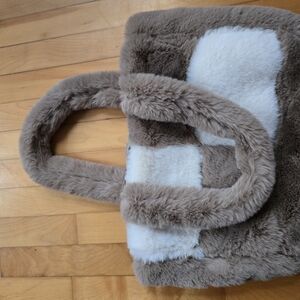 Faux Fur Tote Bag - White and Tan